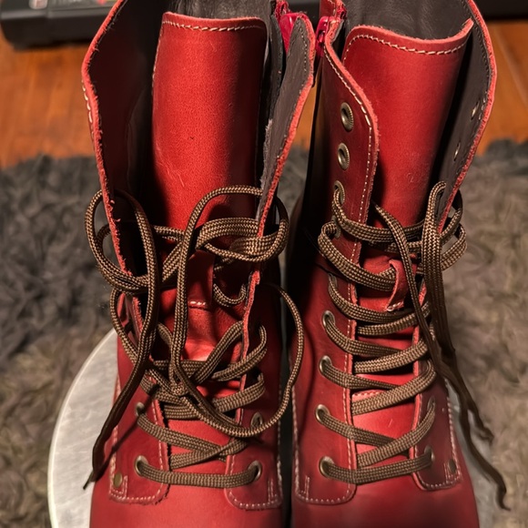NWT TAOS WOMENS GUSTO RED LEATHER COMBAT BOOTS - Picture 2 of 12